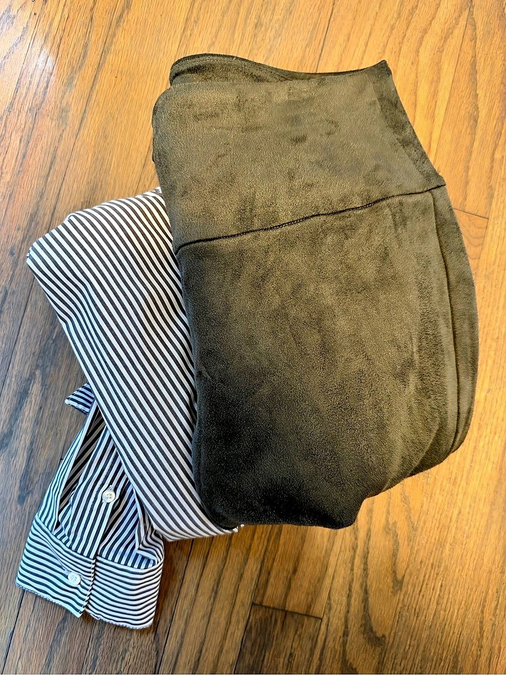 J McLaughlin Faux Suede-Look Leggings in olive green / gray/ brown Size Medium L
